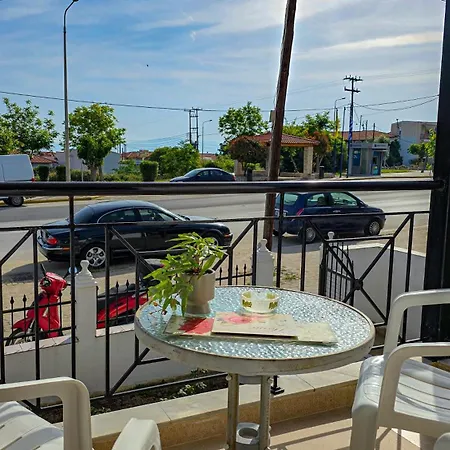 Polichrono Cosy Summer House