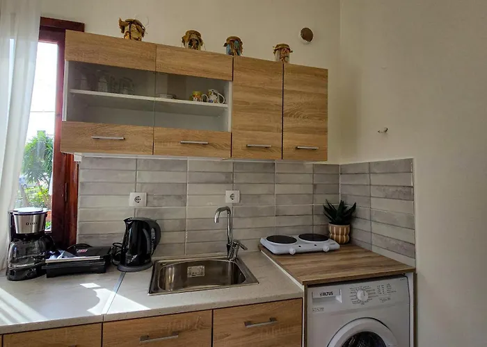 Polichrono Cosy Summer House *