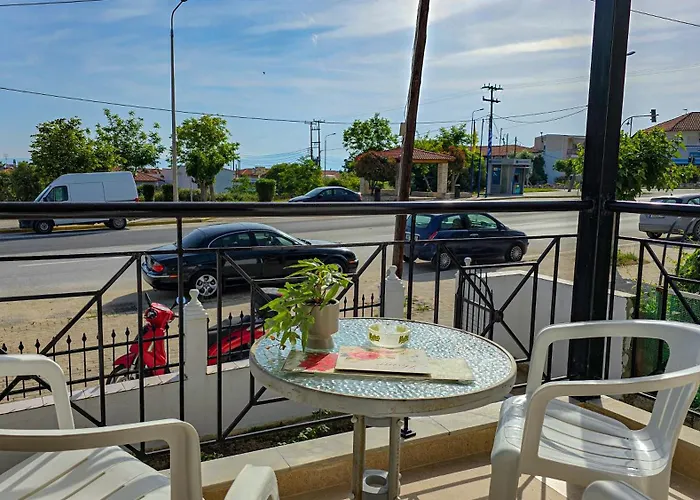 Polichrono Cosy Summer House